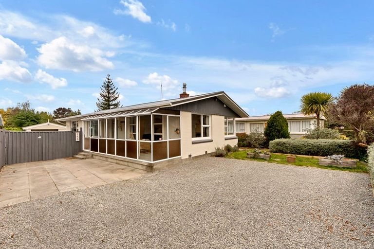 Photo of property in 258 Main North Road, Redwood, Christchurch, 8051
