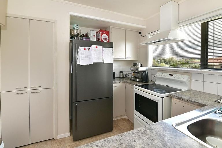 Photo of property in 1 Edgewater Grove, Orewa, 0931
