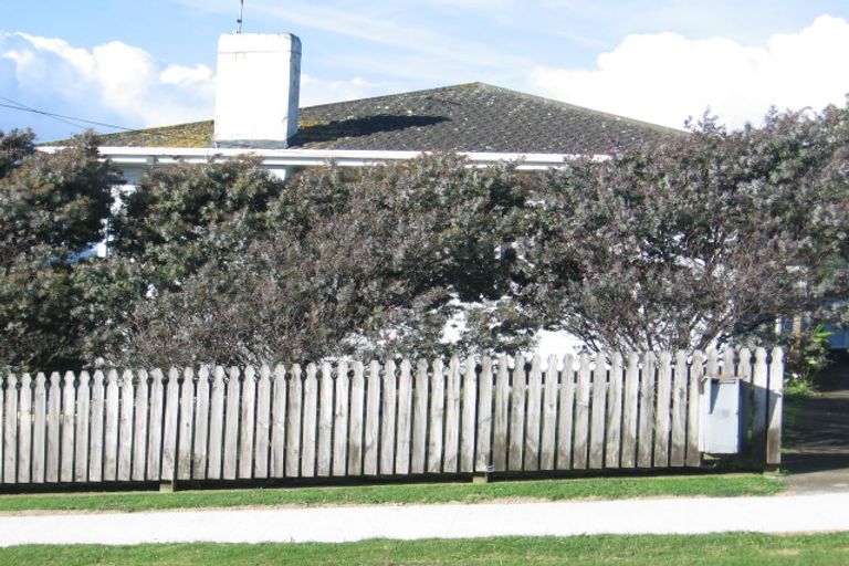 Photo of property in 59 Pikarere Street, Titahi Bay, Porirua, 5022