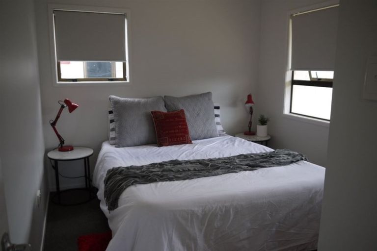 Photo of property in 33b Edgewater Parade, Waiuku, 2123