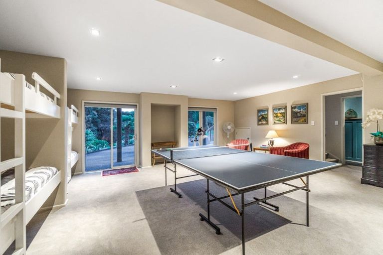 Photo of property in 2 Puriri Place, Sandspit, Warkworth, 0982