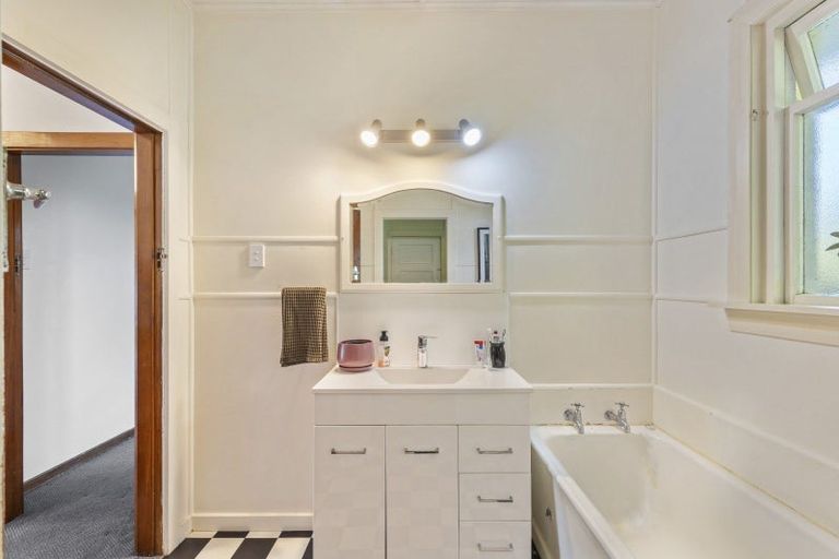 Photo of property in 8 Lynmouth Heights, Lynmouth, New Plymouth, 4310