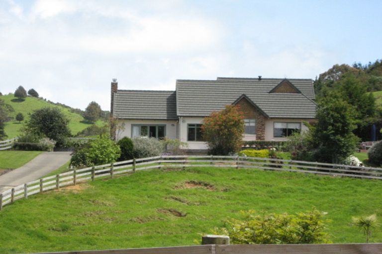 Photo of property in 94 Annandale Road, Kumeu, 0891