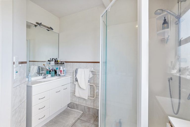 Photo of property in 26a Woodstock Road, Forrest Hill, Auckland, 0620