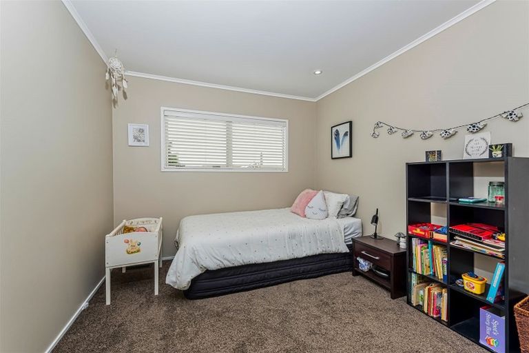 Photo of property in 18 Belvedere Court, West Harbour, Auckland, 0618