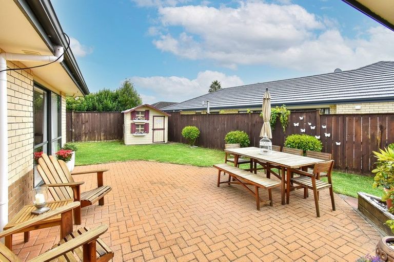 Photo of property in 4 Croftview Road, Wattle Downs, Auckland, 2103