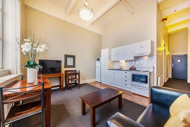 Photo of property in Heritage Tower Apartments, 517/22 Nelson Street, Auckland Central, Auckland, 1010