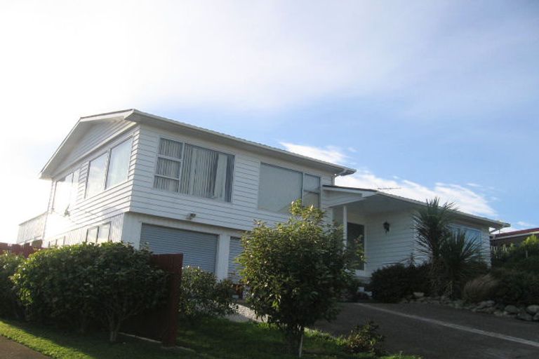 Photo of property in 43 Eskdale Road, Papakowhai, Porirua, 5024