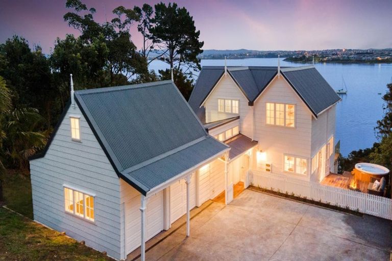 Photo of property in 27 Telstar Place, Beach Haven, Auckland, 0626