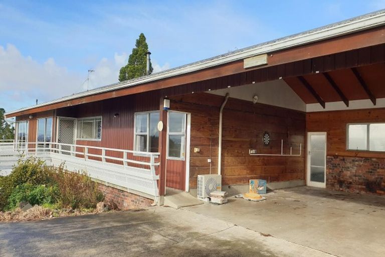 Photo of property in 85a Colwill Road, Massey, Auckland, 0614