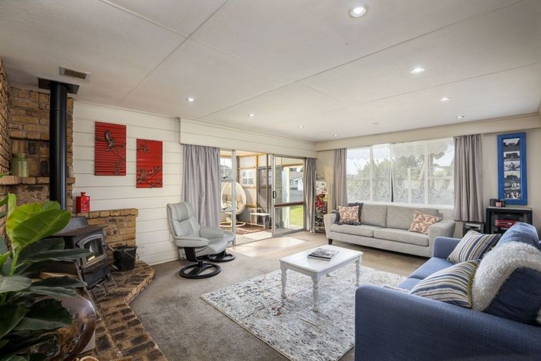 Photo of property in 27 High Street East, Waitara, 4320