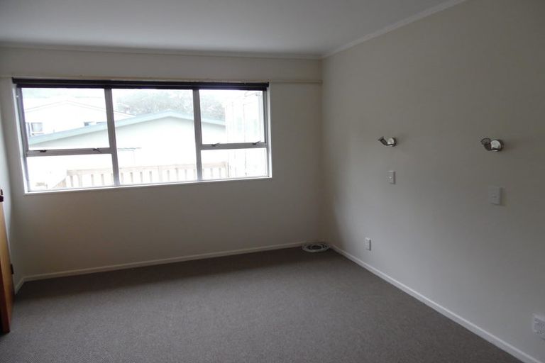 Photo of property in 2 Rajkot Terrace, Broadmeadows, Wellington, 6035