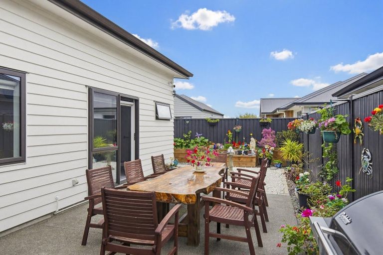 Photo of property in 12 Enereta Road, Otaki, 5512
