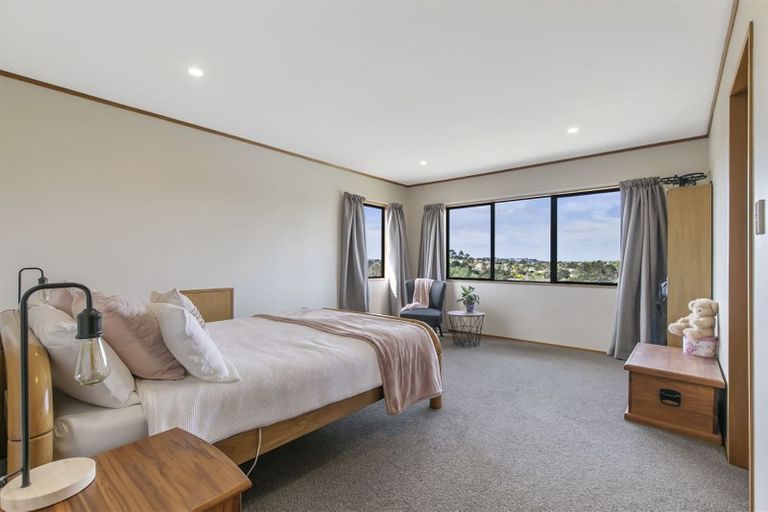 Photo of property in 14 Rifleman Rise, Unsworth Heights, Auckland, 0632