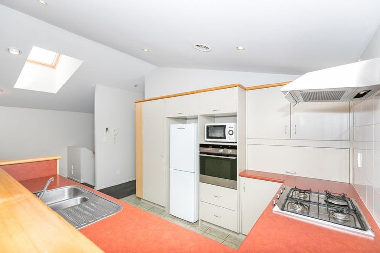 Photo of property in 2/20 Ruakiwi Road, Hamilton Lake, Hamilton, 3204