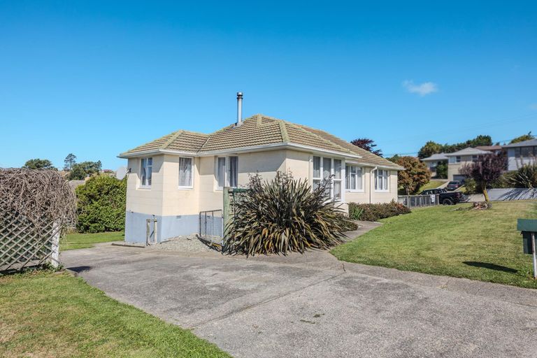 Photo of property in 1 Roach Street, Holmes Hill, Oamaru, 9401