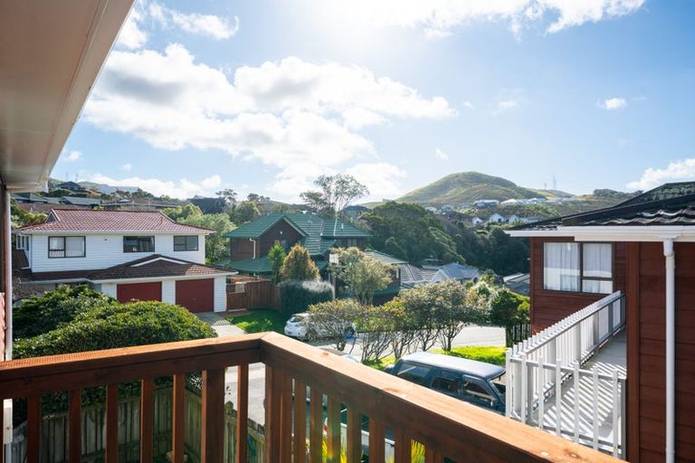 Photo of property in 6 Wantwood Grove, Churton Park, Wellington, 6037