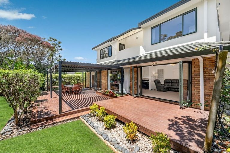 Photo of property in 17 Annalong Road, Dannemora, Auckland, 2016