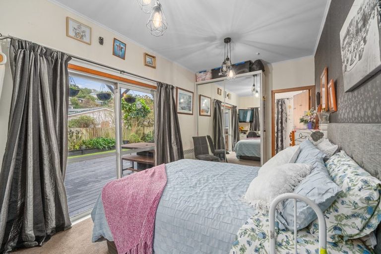 Photo of property in 7 Hawtrey Terrace, Johnsonville, Wellington, 6037