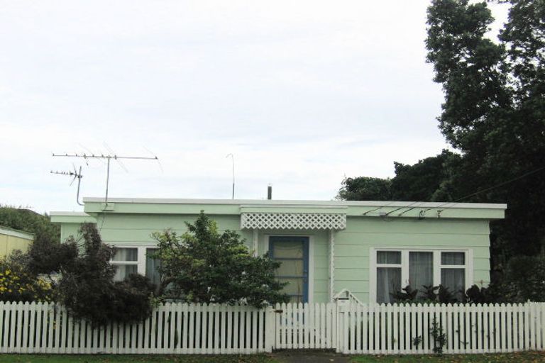 Photo of property in 62 Bluegum Road, Paraparaumu Beach, Paraparaumu, 5032