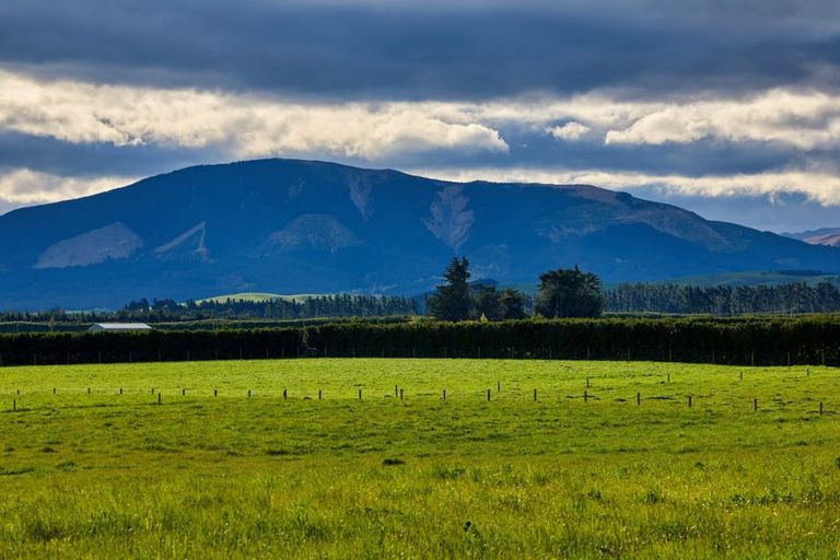 Photo of property in 105 Chapel Road, Loburn, 7472