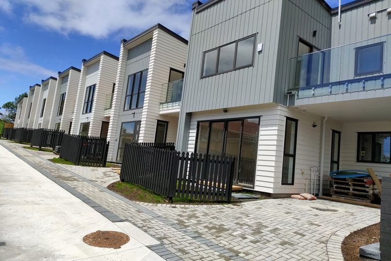 Photo of property in 5/21 Humphrey Kemp Avenue, Henderson, Auckland, 0612