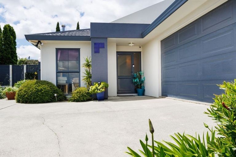 Photo of property in 21 Aspen Way, Kelvin Grove, Palmerston North, 4414