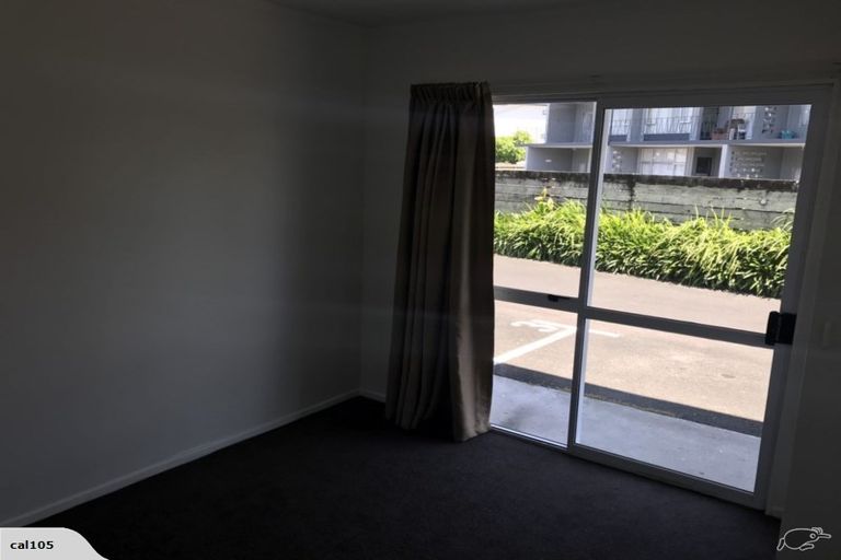 Photo of property in 2/3 Tralee Place, Hillcrest, Hamilton, 3216