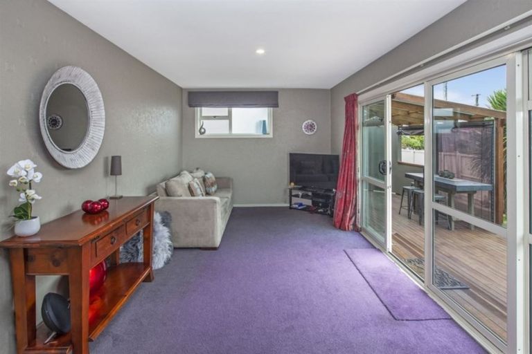 Photo of property in 20 Daniels Road, Redwood, Christchurch, 8051