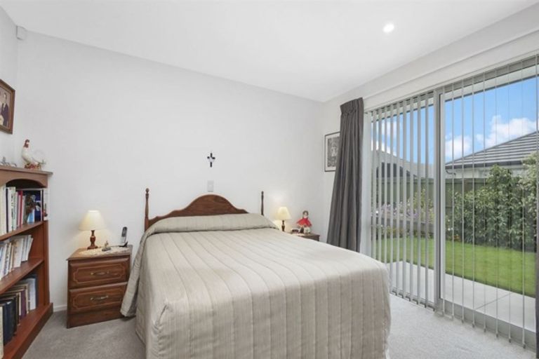Photo of property in 11 Rue De La Mare, Parklands, Christchurch, 8083