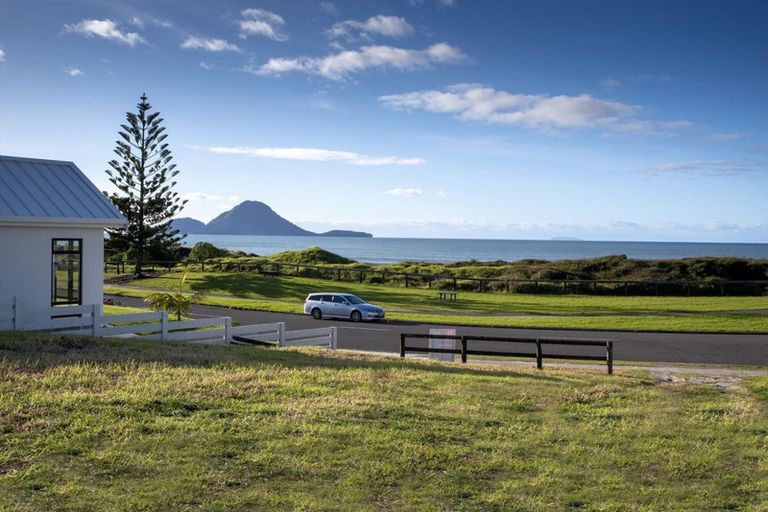 Photo of property in 18 Pacific Parade, Coastlands, Whakatane, 3120