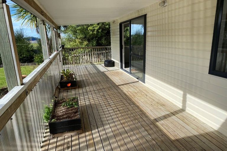 Photo of property in 6 Barnes Road, Redwood, Christchurch, 8051