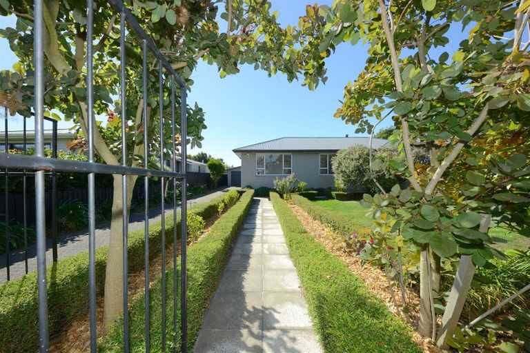 Photo of property in 39 Middlepark Road, Sockburn, Christchurch, 8042