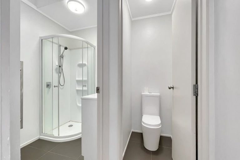 Photo of property in 3/8 Park Hill Road, Birkenhead, Auckland, 0626