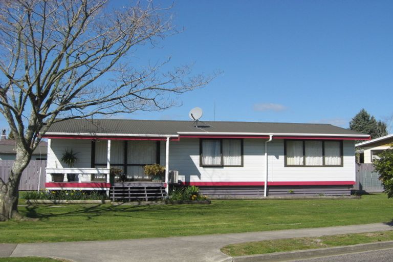 Photo of property in 14 Totara Street, Edgecumbe, 3120
