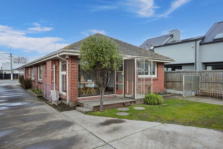 Photo of property in 2/25 Hills Road, Edgeware, Christchurch, 8013