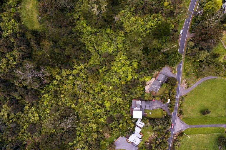 Photo of property in 174 Shaw Road, Oratia, Auckland, 0604