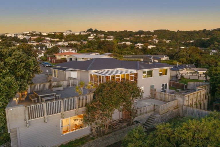 Photo of property in 9 Ayr Place, Papakowhai, Porirua, 5024