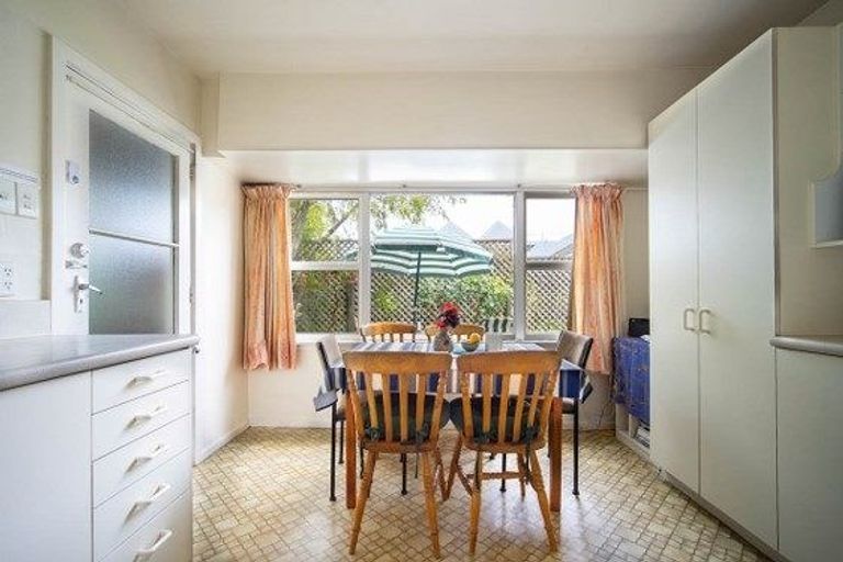 Photo of property in 2/7 Kipax Place, Riccarton, Christchurch, 8011
