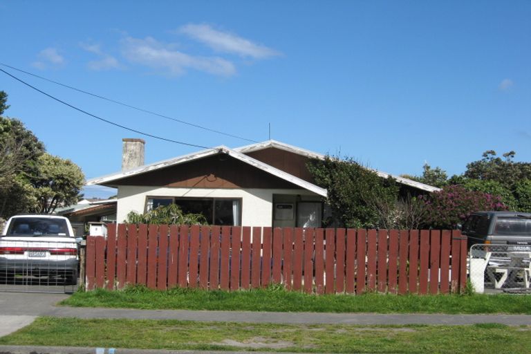 Photo of property in 9 Aotea Street, Castlecliff, Whanganui, 4501