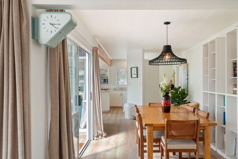 Photo of property in 44 Hillview Road, Waihi Beach, 3611