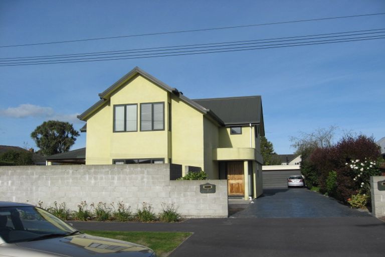 Photo of property in 2a Chilcombe Street, Ilam, Christchurch, 8041