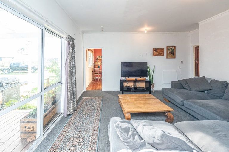 Photo of property in 102 Putiki Drive, Putiki, Whanganui, 4500