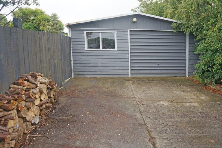 Photo of property in 12 Holloway Street, Waikiwi, Invercargill, 9810