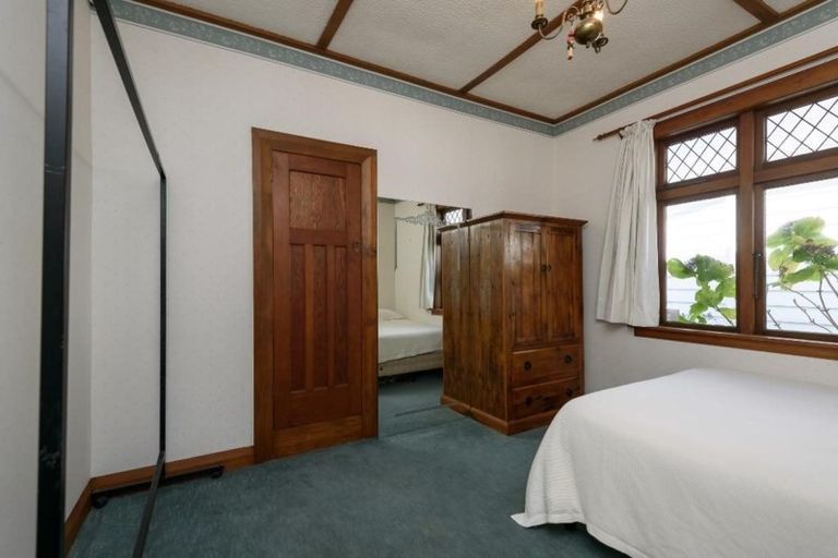 Photo of property in 17 Freyberg Street, Lyall Bay, Wellington, 6022