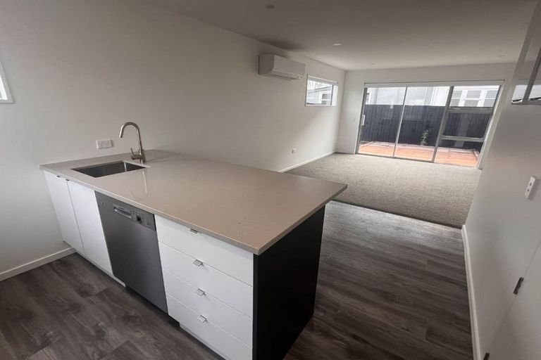 Photo of property in 4/51 Hills Road, Edgeware, Christchurch, 8013