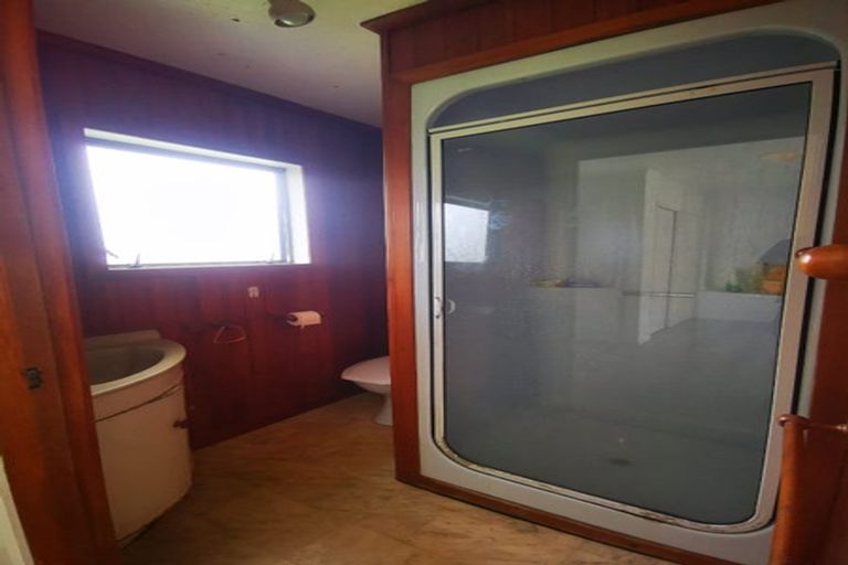 Photo of property in 28 Claverdon Drive, Massey, Auckland, 0614