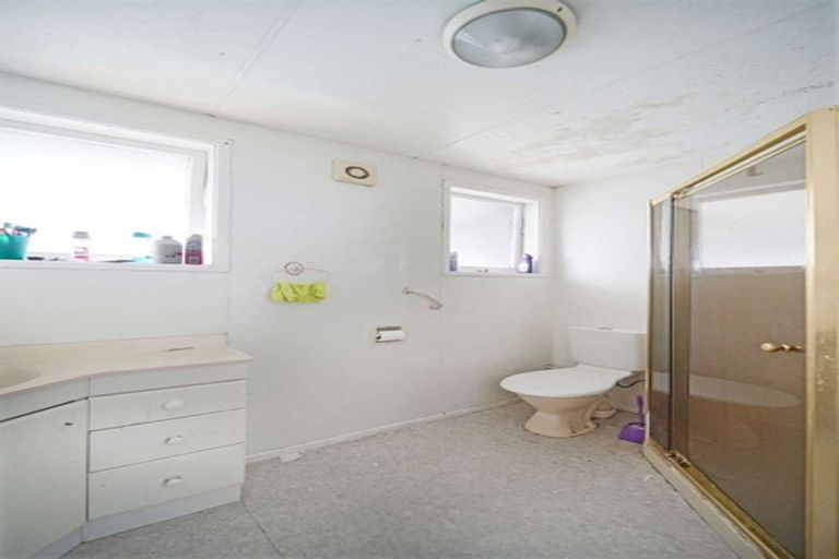 Photo of property in 489 Massey Road, Mangere, Auckland, 2022