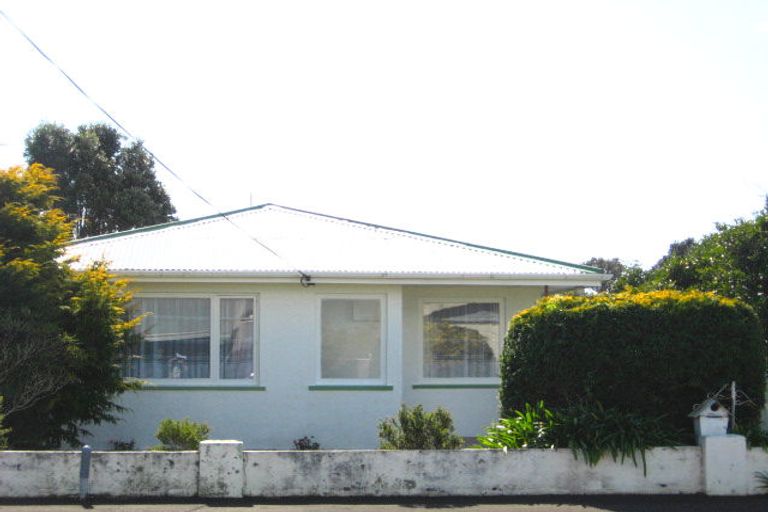 Photo of property in 28 Wallace Place, Westown, New Plymouth, 4310
