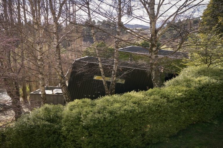 Photo of property in 44 Mcmillan Road, Arthurs Point, Queenstown, 9371